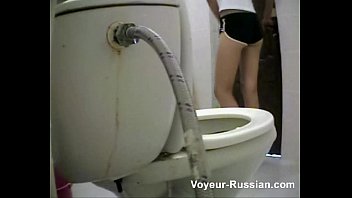 voyeur-russian pooping 3