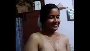 vid 20151218 pv0001 kerala thiruvananthapuram ik malayalam 42 yrs old married beautiful hot and sexy housewife aunty bathing with her 46 yrs old married husband sex porn video